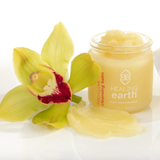 A gentle, nourishing cleansing balm ideal for dry, sensitive, and mature skin. This powerful balm dissolves make-up and daily impurities. Nourishing Shea butter and Neroli rejuvenates the skin, promoting radiance and glow. Shop at www.sramenities.co.za