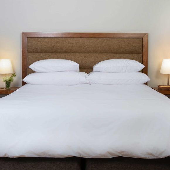 Pure combed cotton 400 thread count Egyptian Cotton duvet cover in white. Sold by SR Amenities Hotel and Spa Supplies at www.sramenities.co.za